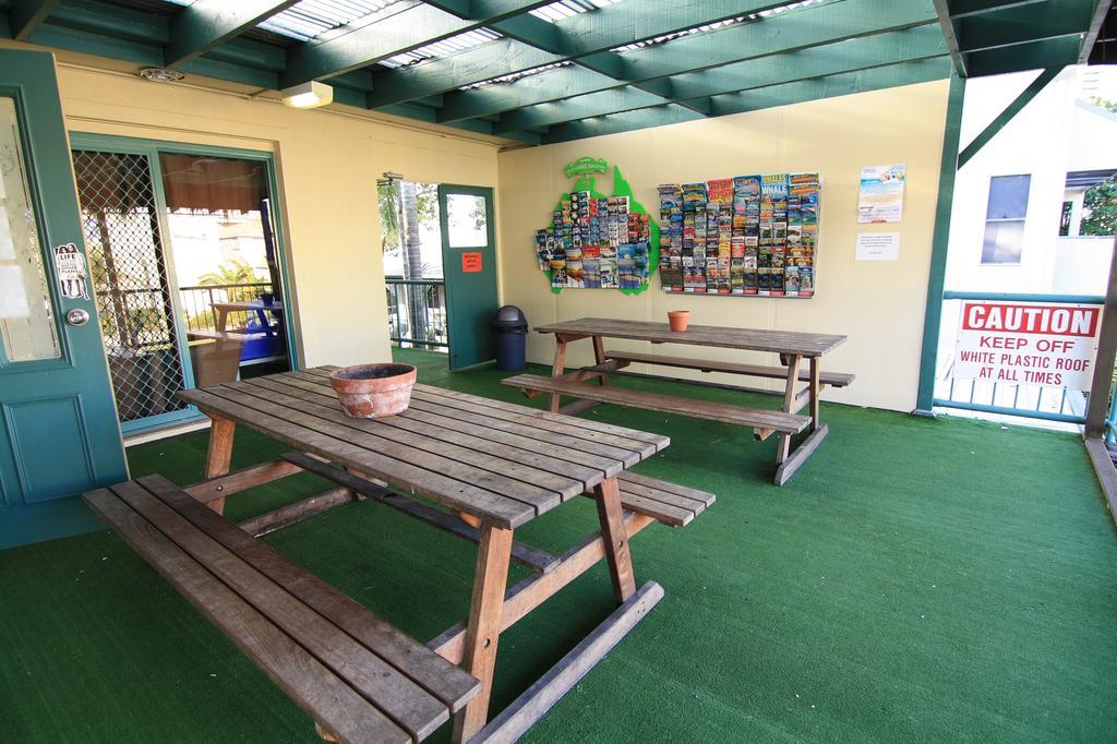Sleeping Inn Backpackers Resort Gold Coast Dış mekan fotoğraf