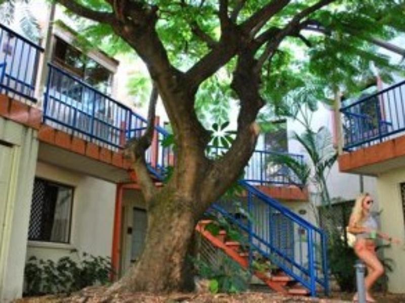 Sleeping Inn Backpackers Resort Gold Coast Dış mekan fotoğraf