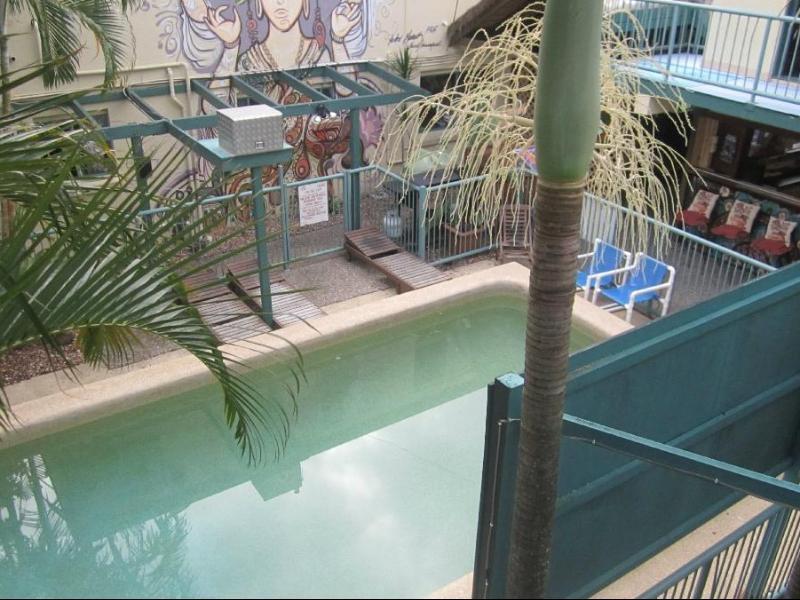 Sleeping Inn Backpackers Resort Gold Coast Dış mekan fotoğraf