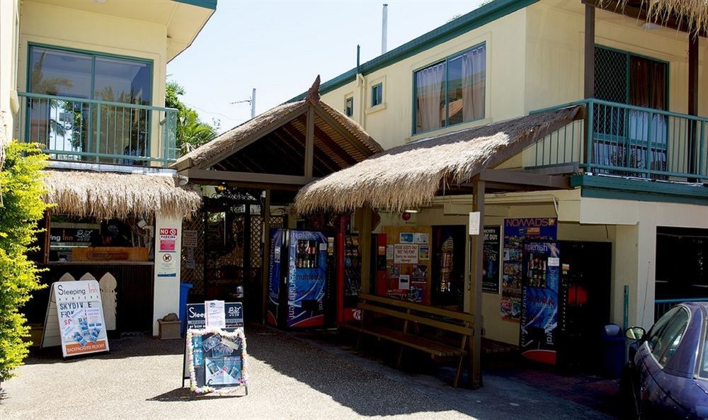 Sleeping Inn Backpackers Resort Gold Coast Dış mekan fotoğraf