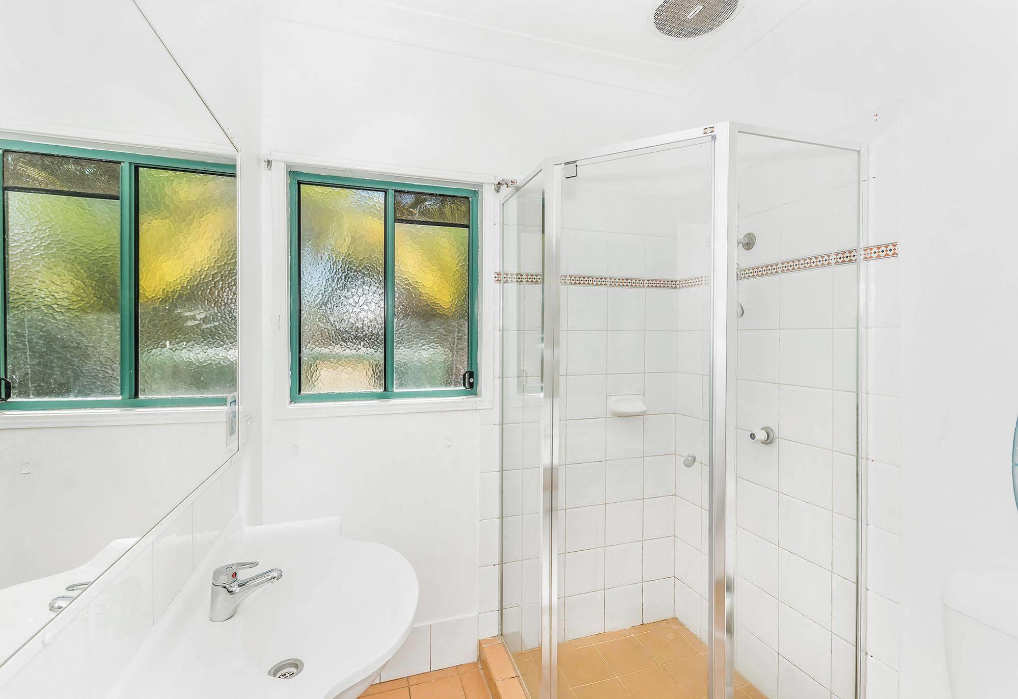 Sleeping Inn Backpackers Resort Gold Coast Dış mekan fotoğraf
