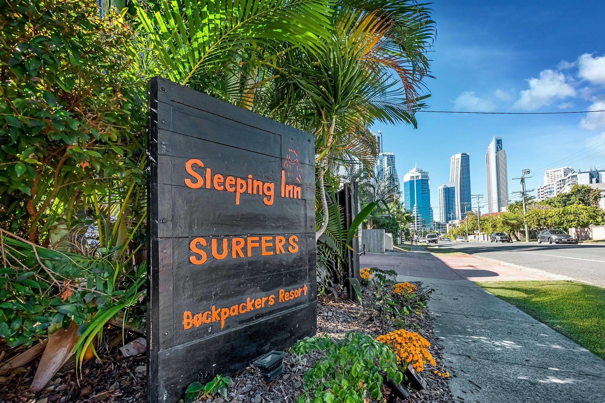 Sleeping Inn Backpackers Resort Gold Coast Dış mekan fotoğraf