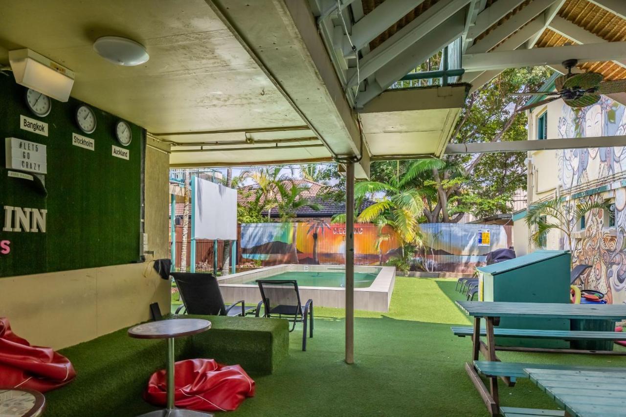 Sleeping Inn Backpackers Resort Gold Coast Dış mekan fotoğraf
