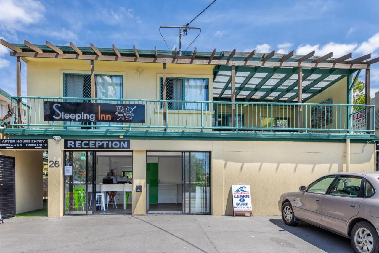 Sleeping Inn Backpackers Resort Gold Coast Dış mekan fotoğraf